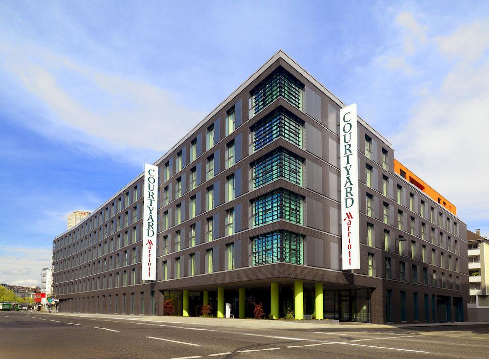Отель Courtyard By Marriott