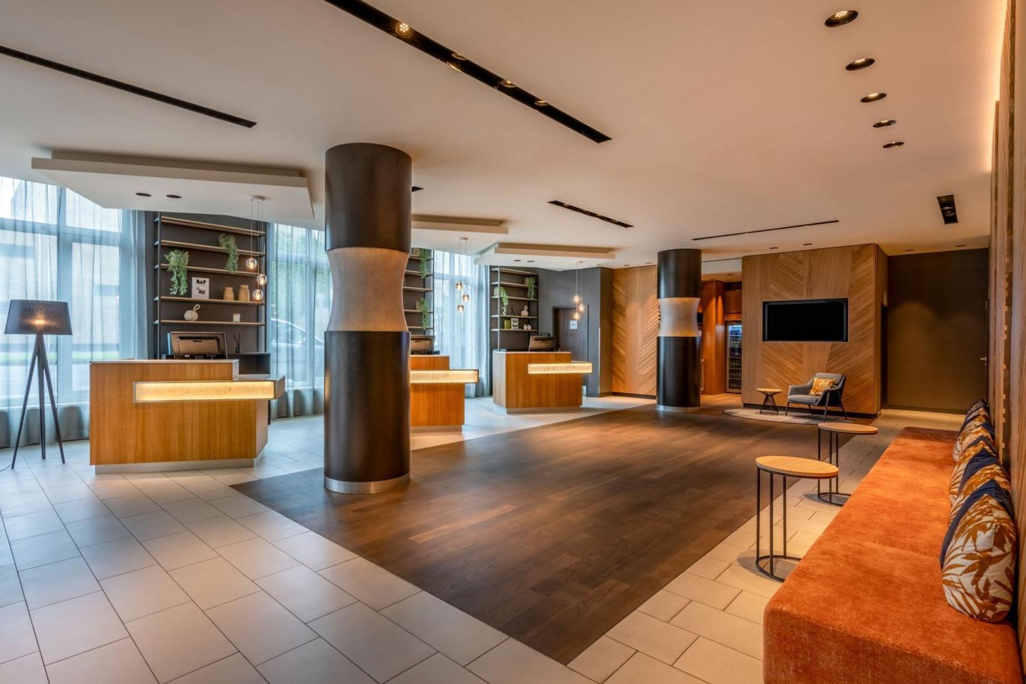 Courtyard By Marriott Отель