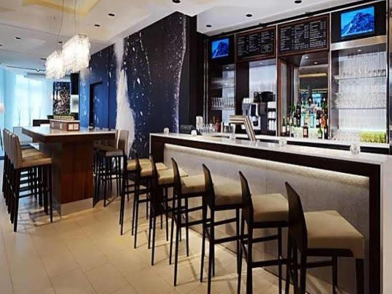 Отель Courtyard By Marriott